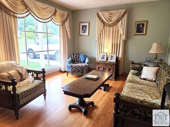 2nd image of 274 Laurel Dr