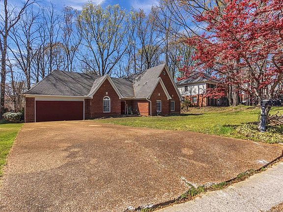 2nd image of 339 Summerfield Ln