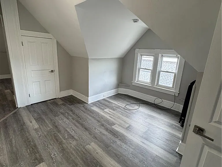 83 Dana St — Photo 5