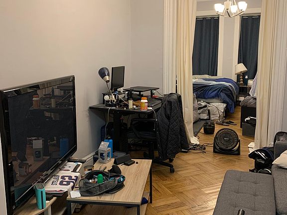 4th image of 817 Washington St APT 1