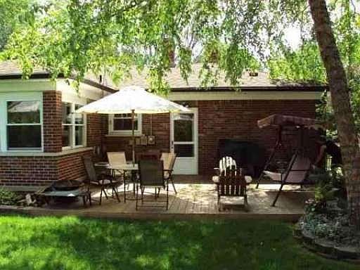 2nd image of 21025 Lakeland St