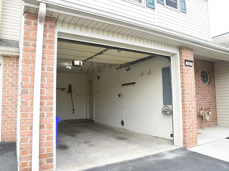 142 Lee Ann Ct — Photo 18