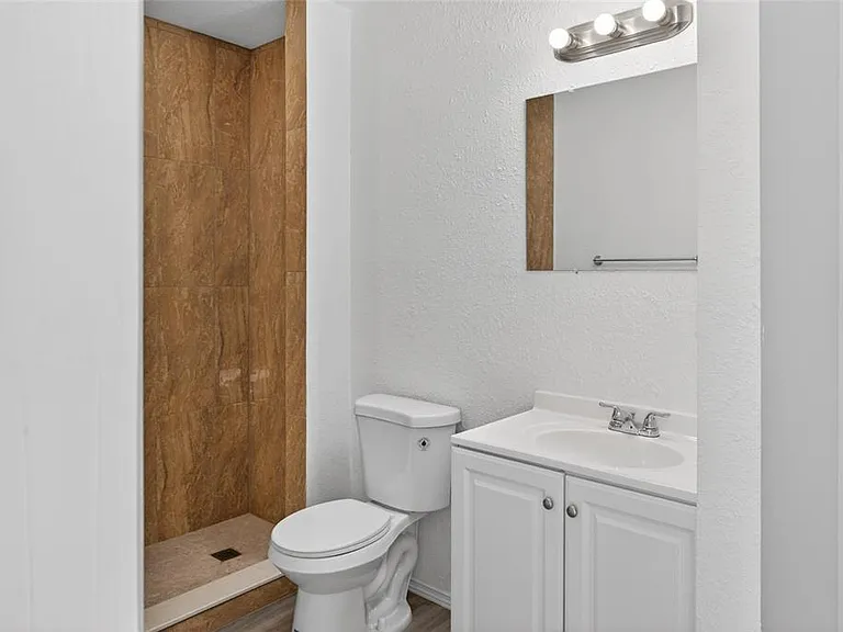 536 Royal Palm Dr — Photo 3