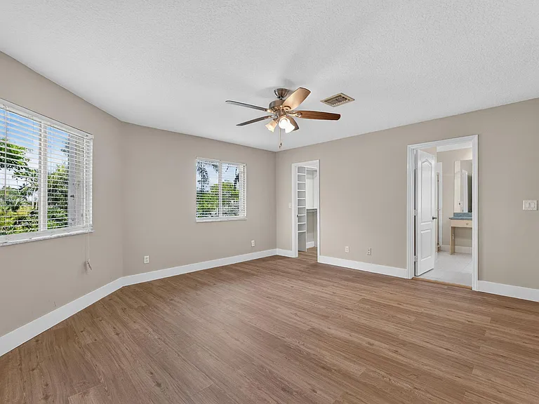 6775 SW 195th Ave — Photo 32