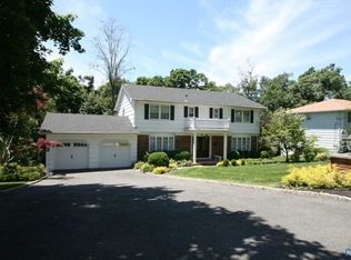 66 Edgemere Rd, Livingston, NJ 07039