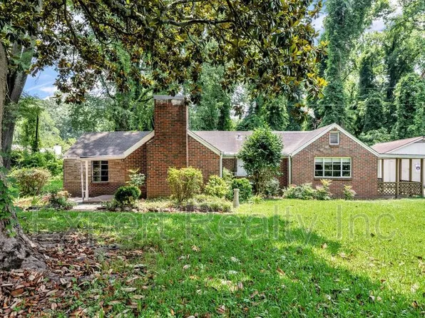 216 Meadowood Ave, Bessemer, AL 35023