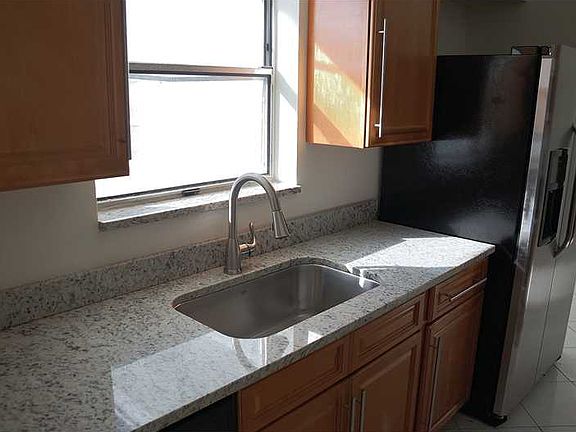 4th image of 1630 NE 157th Ter