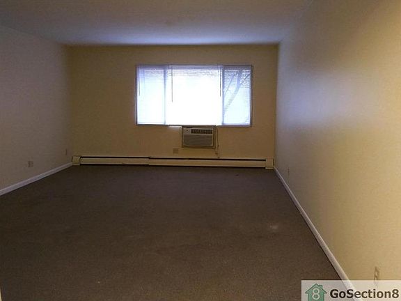2nd image of 829 N Court St #11