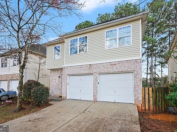 3rd image of 3691 Sapphire Ct