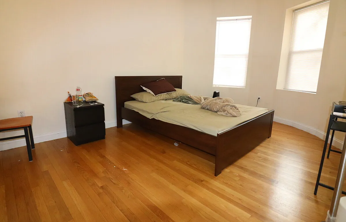 Building Photo - 1801 Beacon St #4