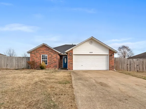 2520 D J Duvall Dr, Pea Ridge, AR 72751