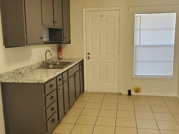 4th image of 2205 Wagner Ave #2205