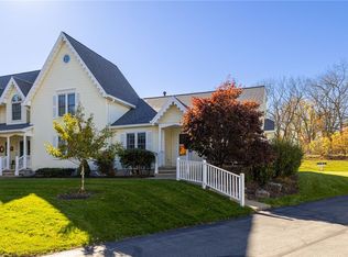 34 Hamlin Dr, Canandaigua, NY 14424