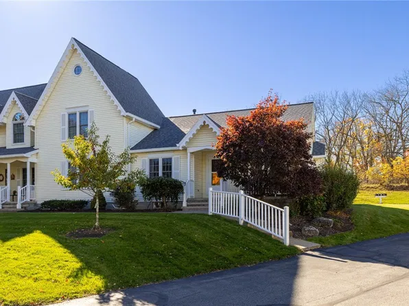 34 Hamlin Dr, Canandaigua, NY 14424