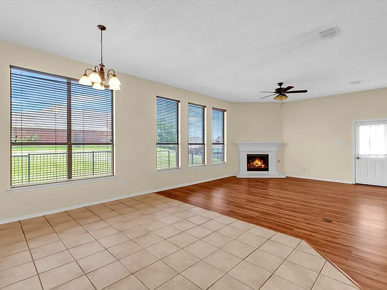 2023 Lairds Dr — Photo 38