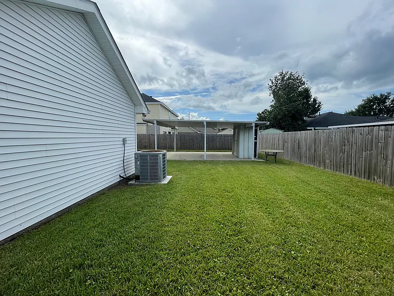 608 Medford Dr — Photo 14