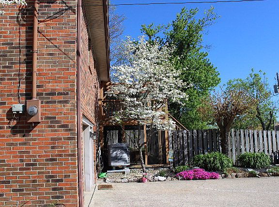4th image of 111 Eastern Hills Dr