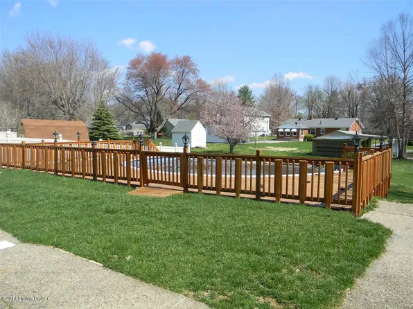 9115 Woodchat Way, Louisville, KY 40272