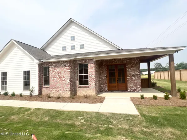 220 Freedom Ring Dr, Brandon, MS 39047