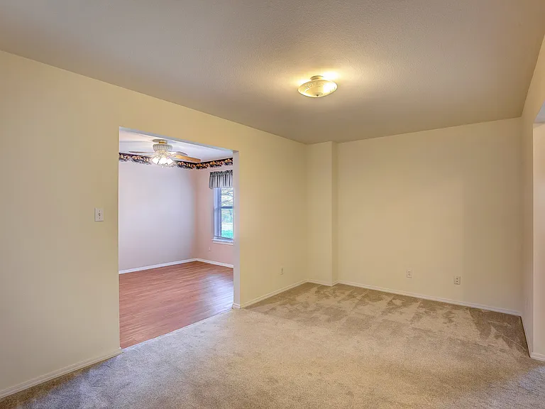 4804 Edgewater Dr — Photo 13