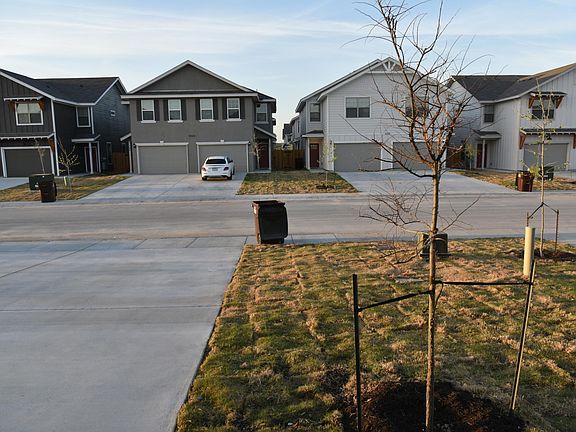 3rd image of 10320 Candlewood Ln