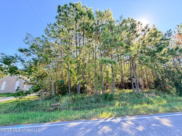 6608 S Riviera Dr #6, Biloxi, MS 39532
