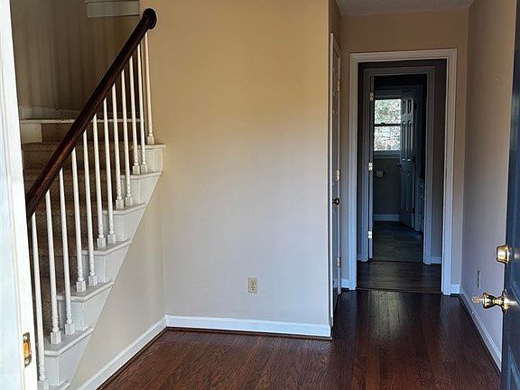 2nd image of 1121 Pine Lake Dr