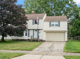 963 Professor Rd, Lyndhurst, OH 44124
