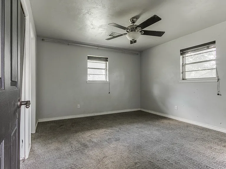 105 Paul Ave — Photo 10