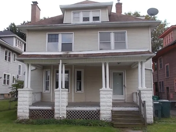 25 Carthage Dr, Rochester, NY 14621