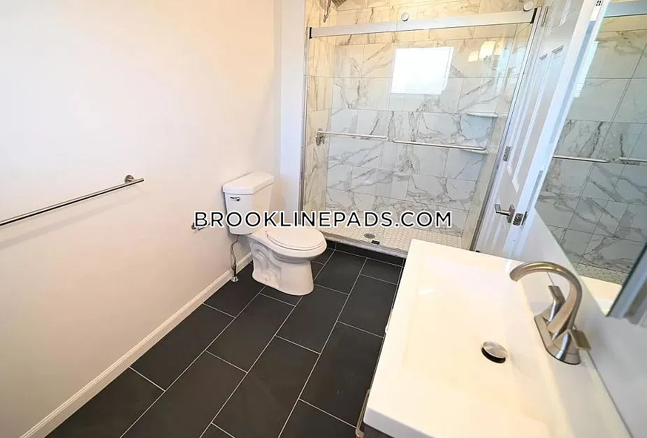 3 bed, $5,375 — Photo 3