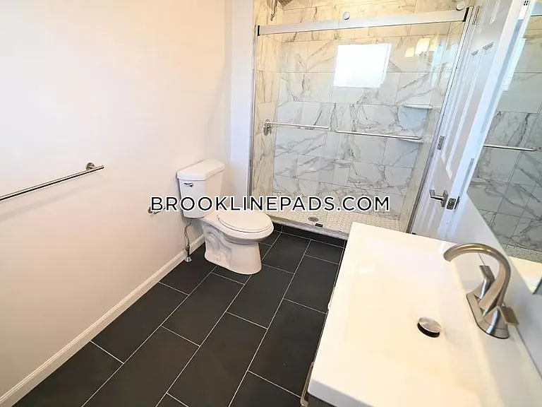 1414 Beacon St #3F — Photo 3