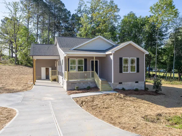 201 W Hamer St, Coats, NC 27521