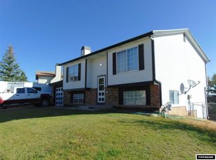 202 Vistaridge Cir, Evanston, WY 82930