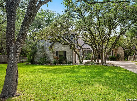2nd image of 109 Trailcrest St