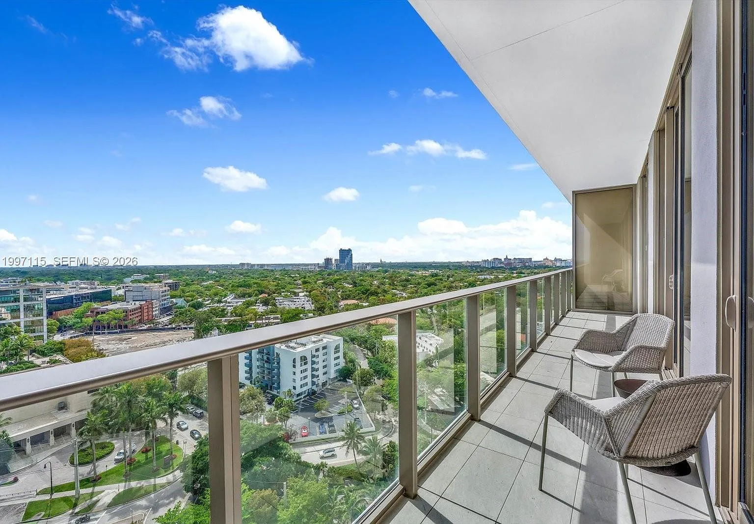 2 bed, 2.0 bath, 845 sqft, $10,000 — Photo 2