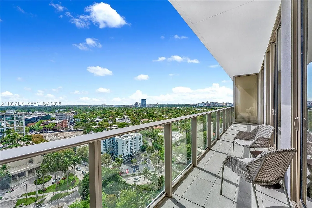 Building Photo - 2678 Tigertail Ave #1505
