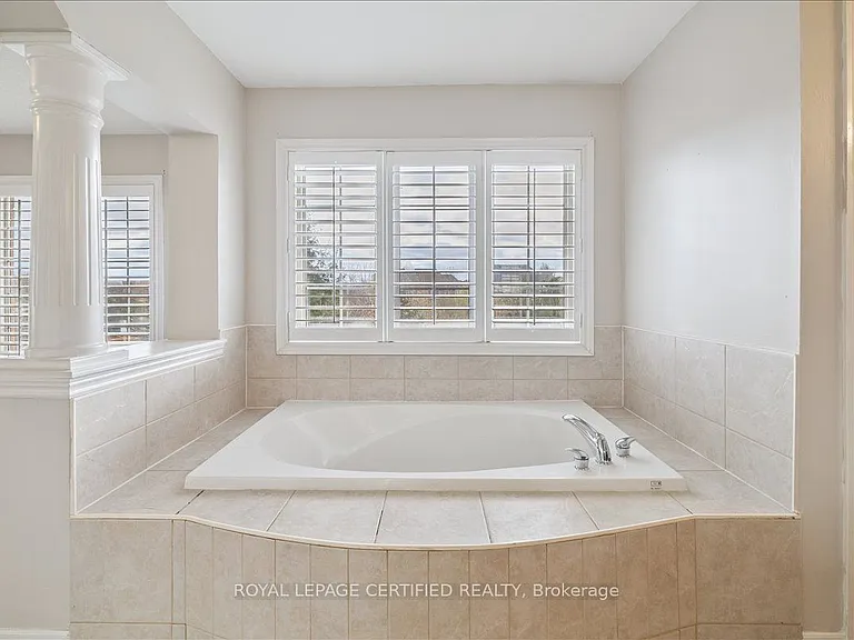 2523 Highmount Cres — Photo 31