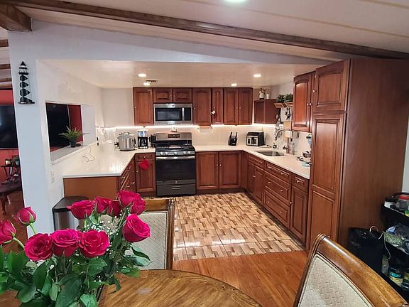 3rd image of 8808 Deeplands Rd