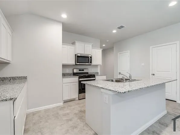 5812 Harvey Gap Ln, Argyle, TX 76226