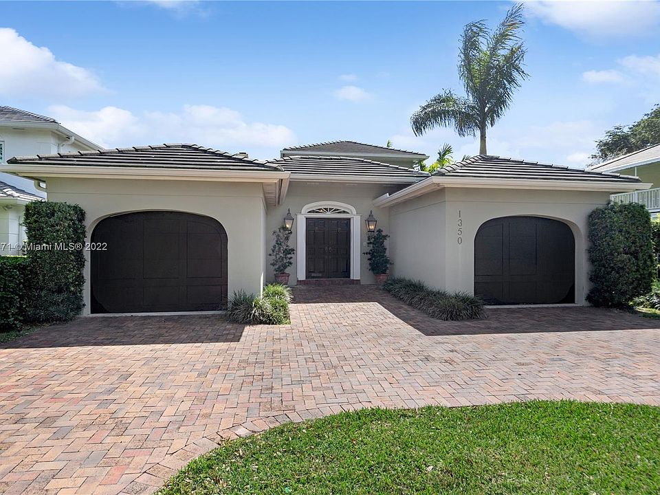 Front exterior faces North