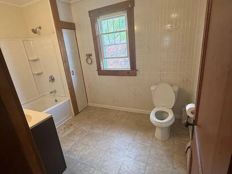972 School St — Photo 15