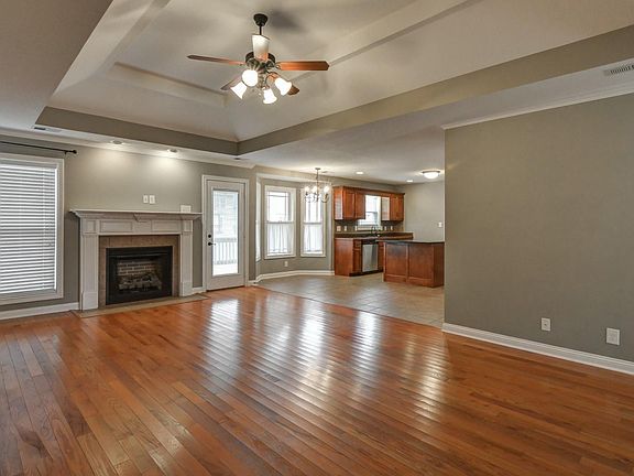 4th image of 2929 Brewster Dr