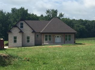 515 Tom Link Rd, Cottontown, TN 37048