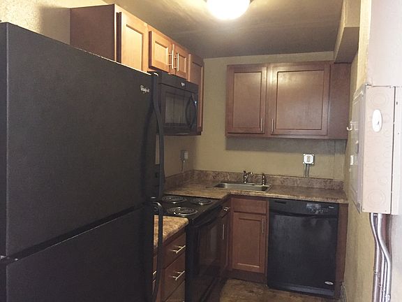 2nd image of 815 S Cobb Dr SE Unit 1301