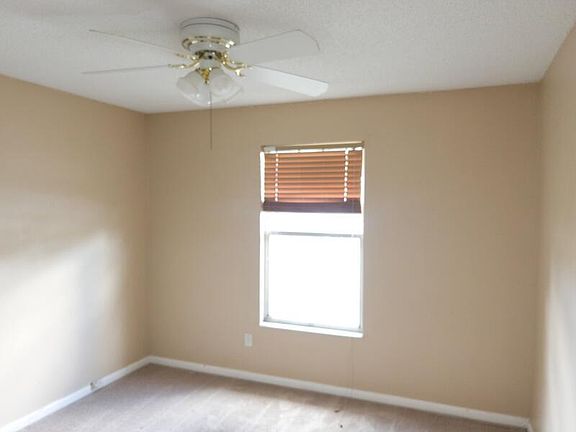 2nd image of 22 Sandalwood Ct