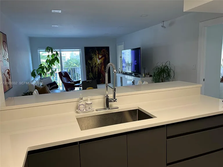 6545 Indian Creek Dr #506 — Photo 15