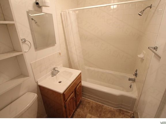 5th image of 2418 Pine St APT 403