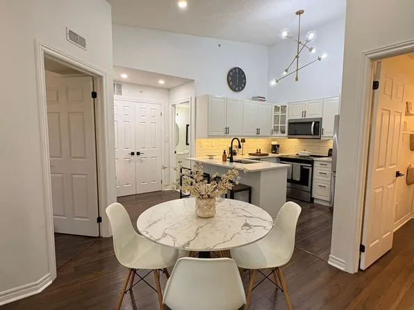 2075 Appleby Line #408, Burlington, ON L7L 7H3