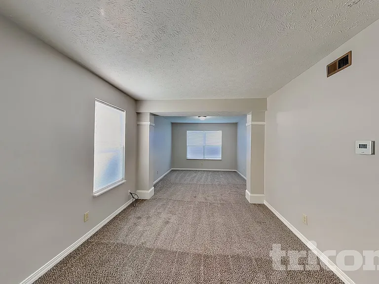 1809 Woodstream Ct — Photo 2